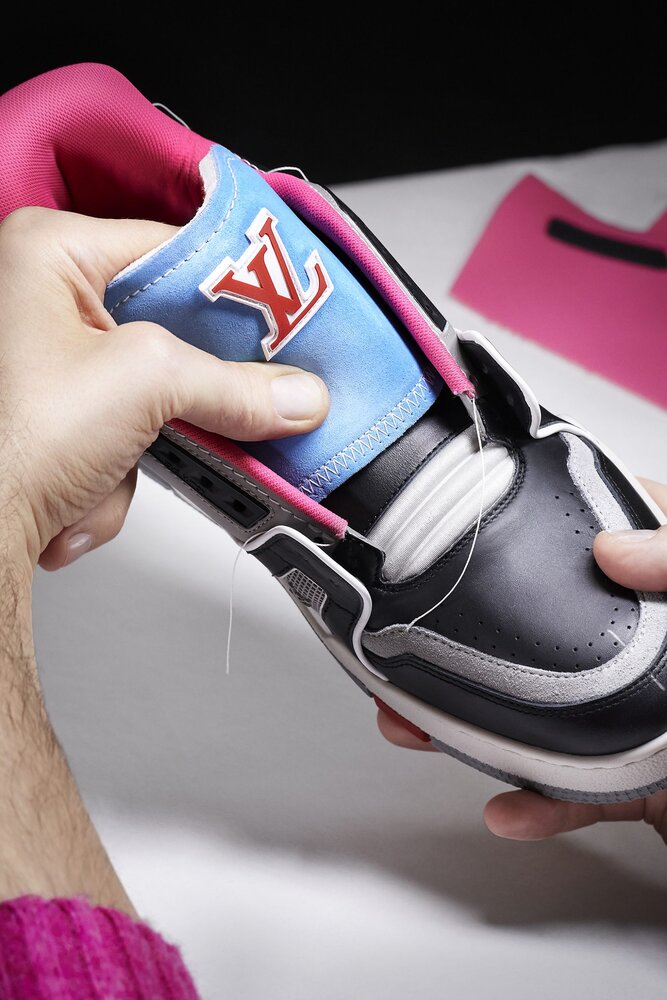 LV TRAINER UPCYCLING SS21 Bright tongue with LV signature is added Copyright Gregoire Vieille scaled