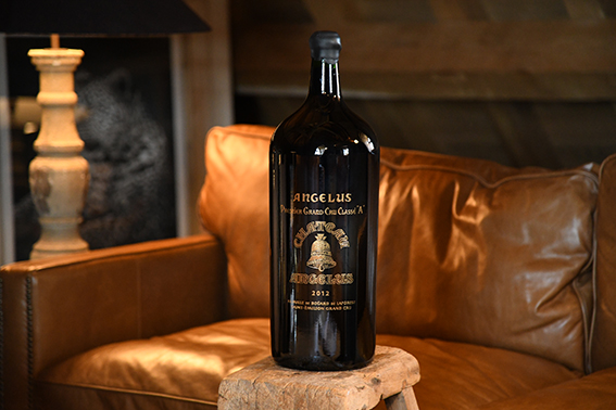 Lifestyle image web_Chateau Angelus_Imperiale bottle