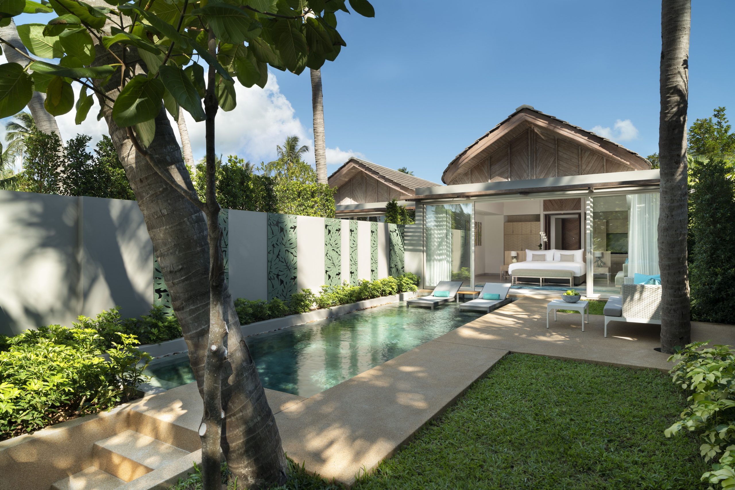 Avani_Plus_Samui_Resort_Guest_Room_Beachfront_Pool_Villa_Garden_Pool(c)Avani-Hotels-und-Resorts