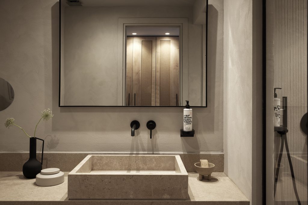 8_Ella-Rhodes-Helea-Standard-Room-Bathroom-HT-1024x683