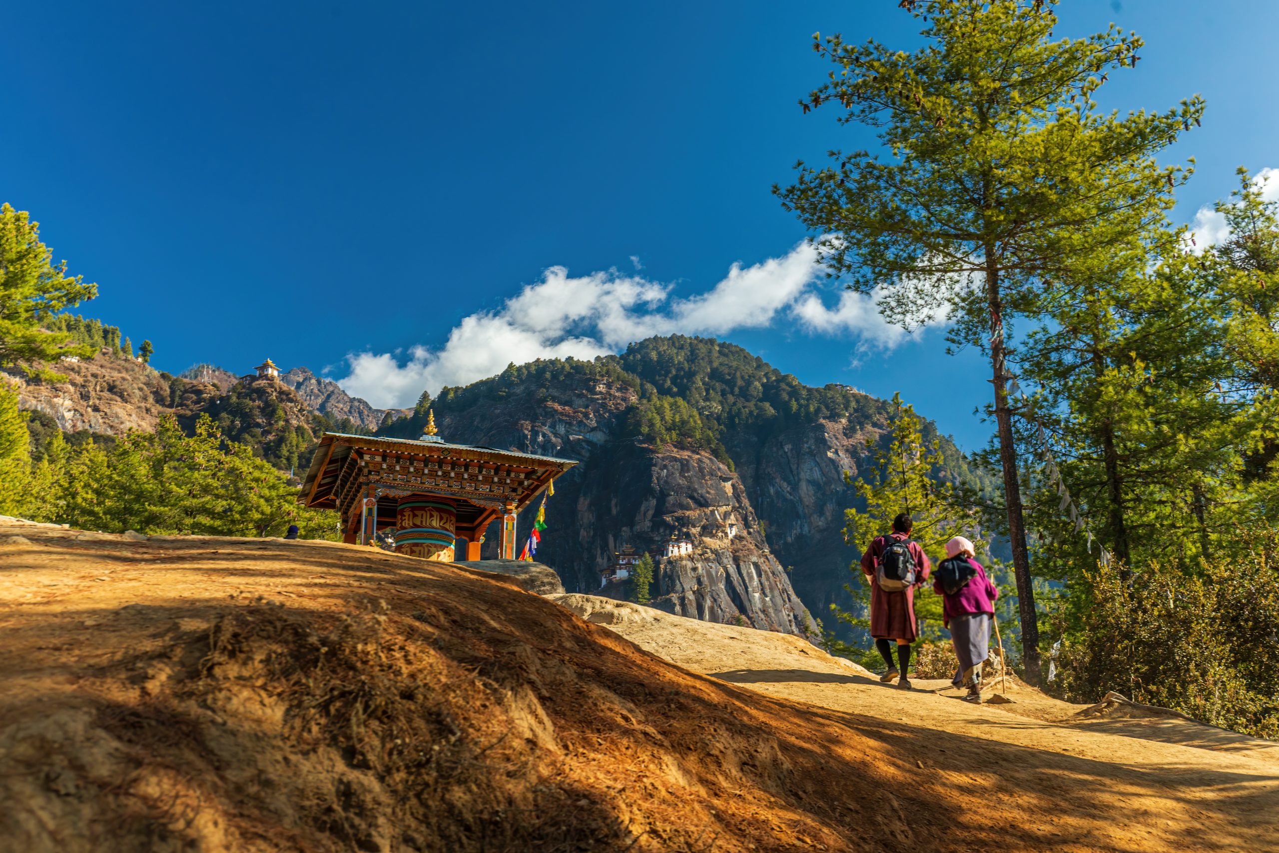 Hiking to the Tiger's Nest monastery