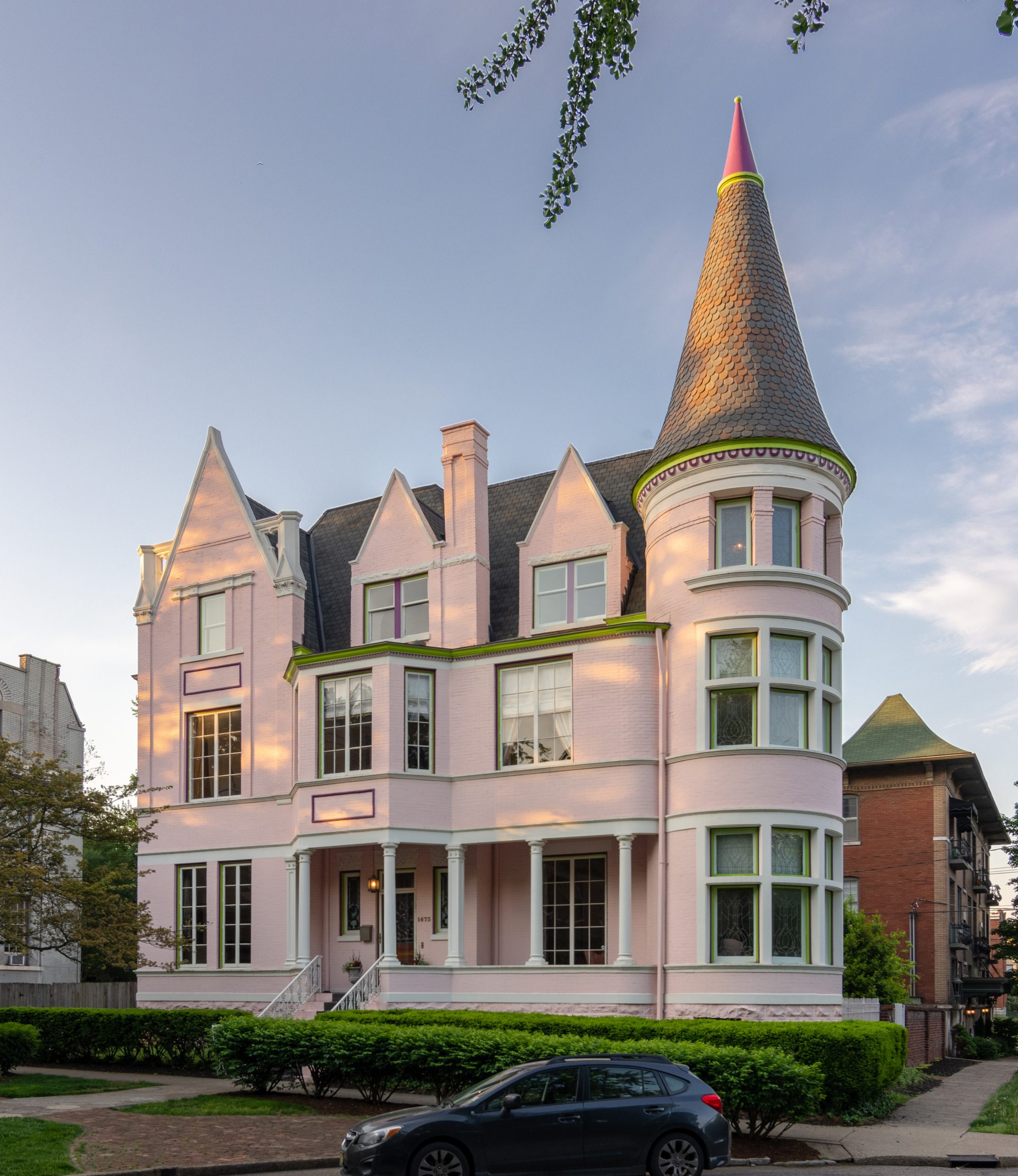 Victorian architecture Old Louisville St James Court 2