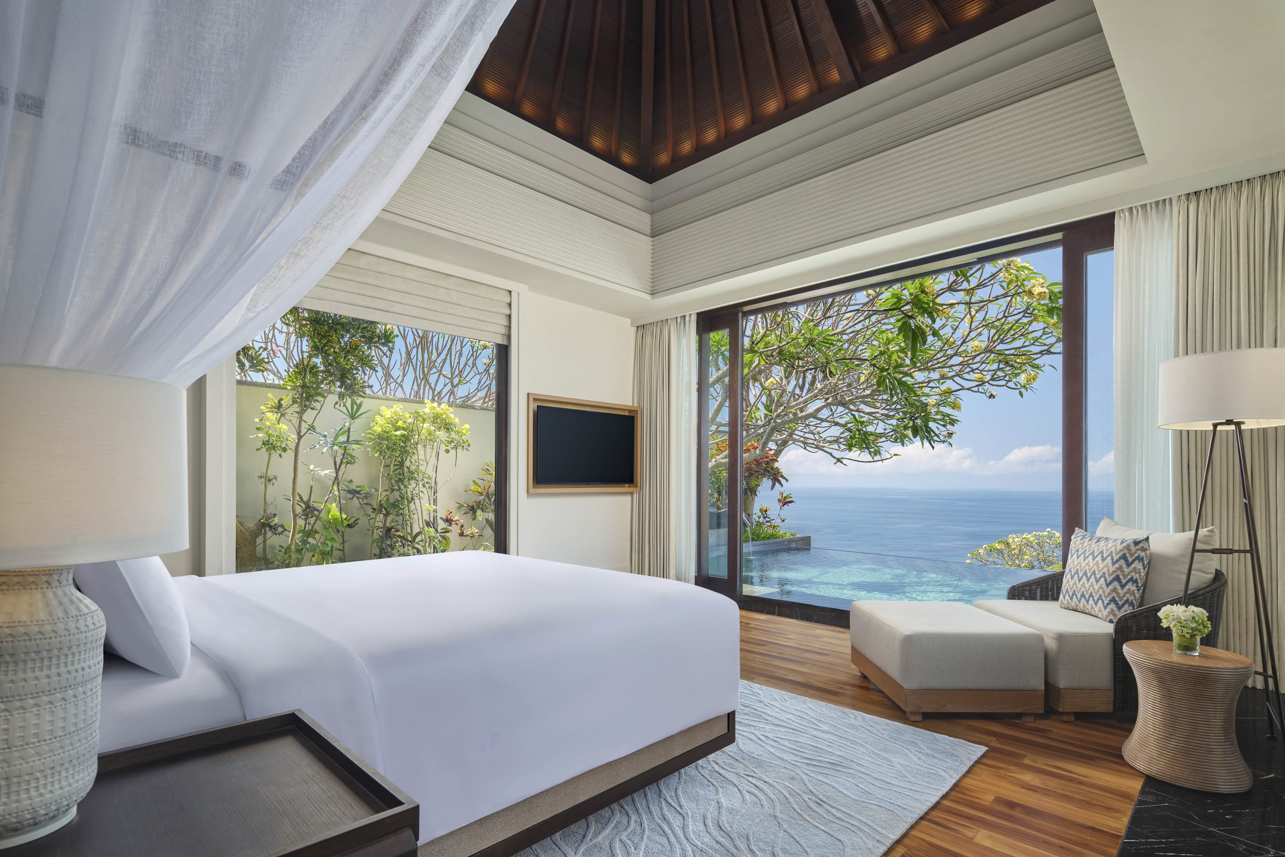 Umana-Bali-LXR-Hotels-Resorts-1-Bedroom-Panoramic-Ocean-Pool-Villa-Bedroom