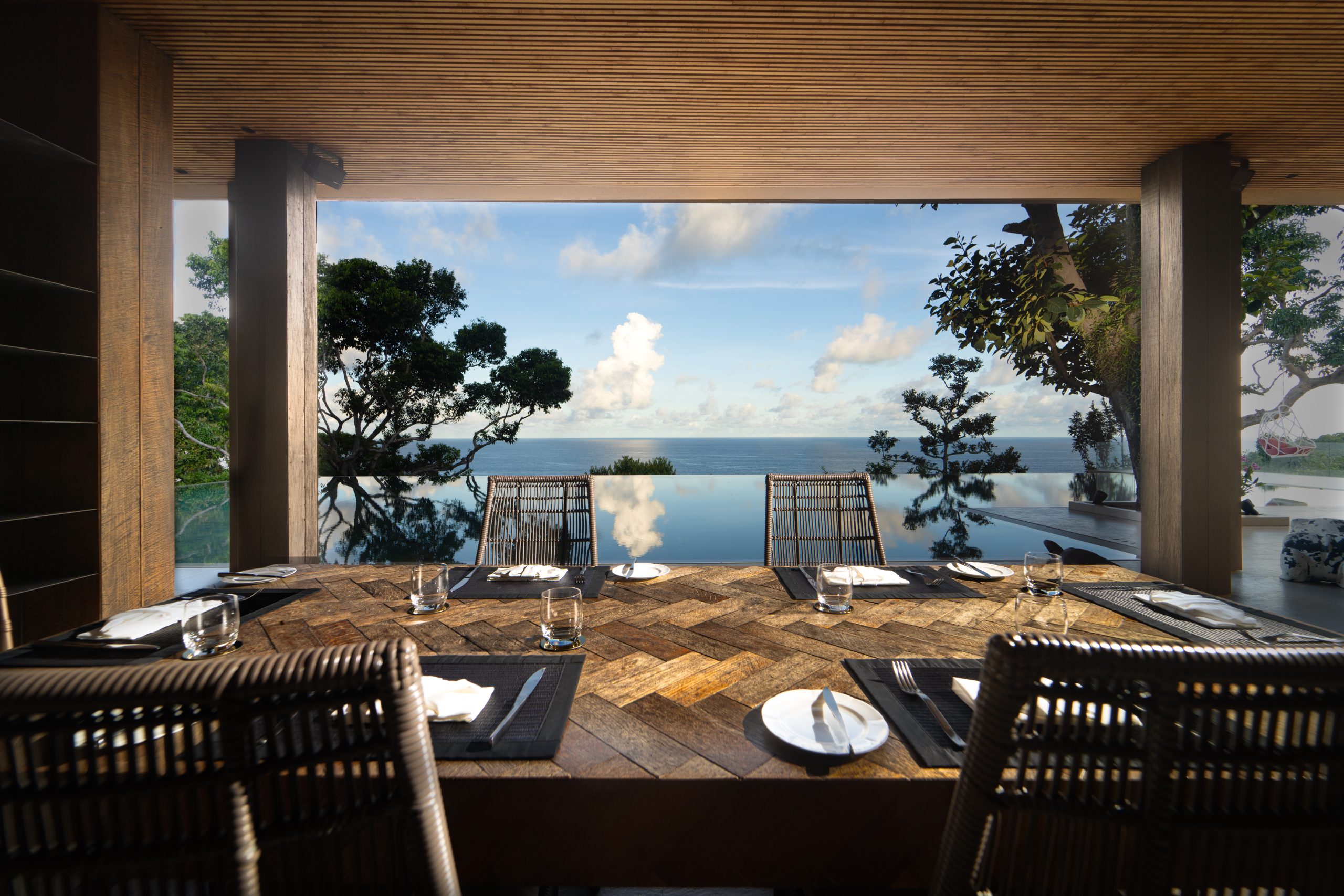 Villa Amarisa - Ocean view from poolside dining table