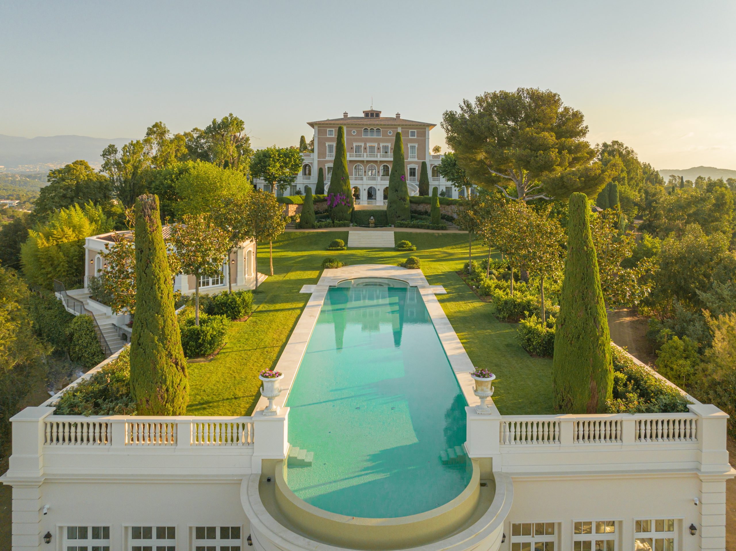 exclusive-homes-château-de-la-croix-des-gardes-5