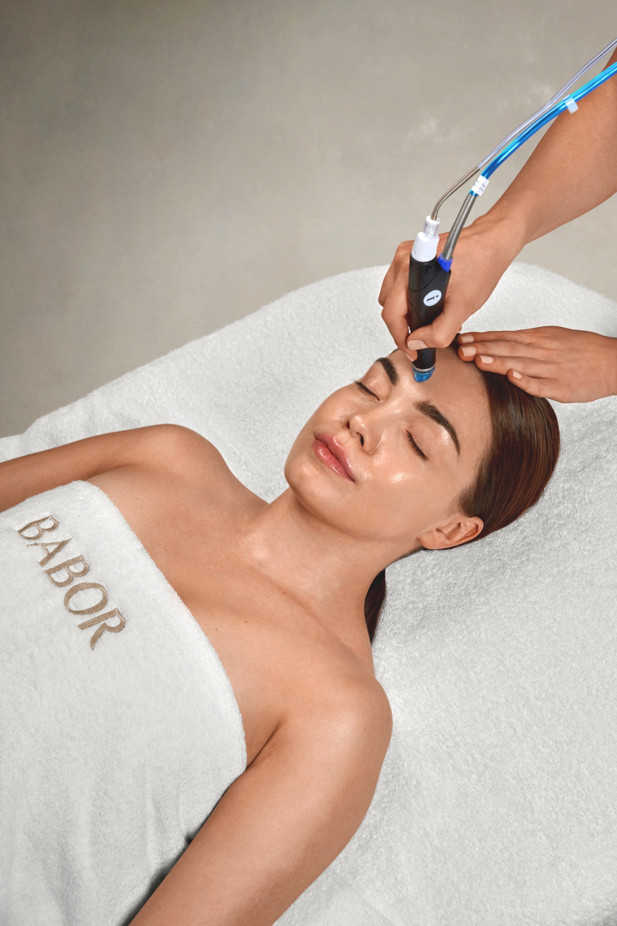 2 DOCTOR BABOR_Hydrafacial_Model