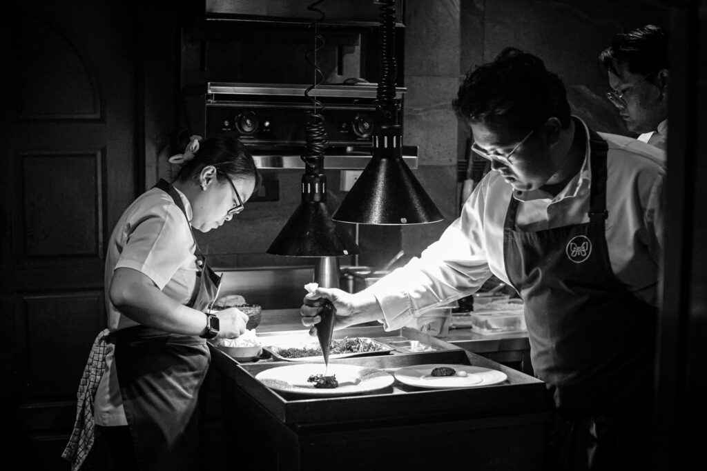 Chef Michelle Goh and Chef Pongcharn Top Russell of Mia Restaurant Bangkok cAnantara Hotels Resorts