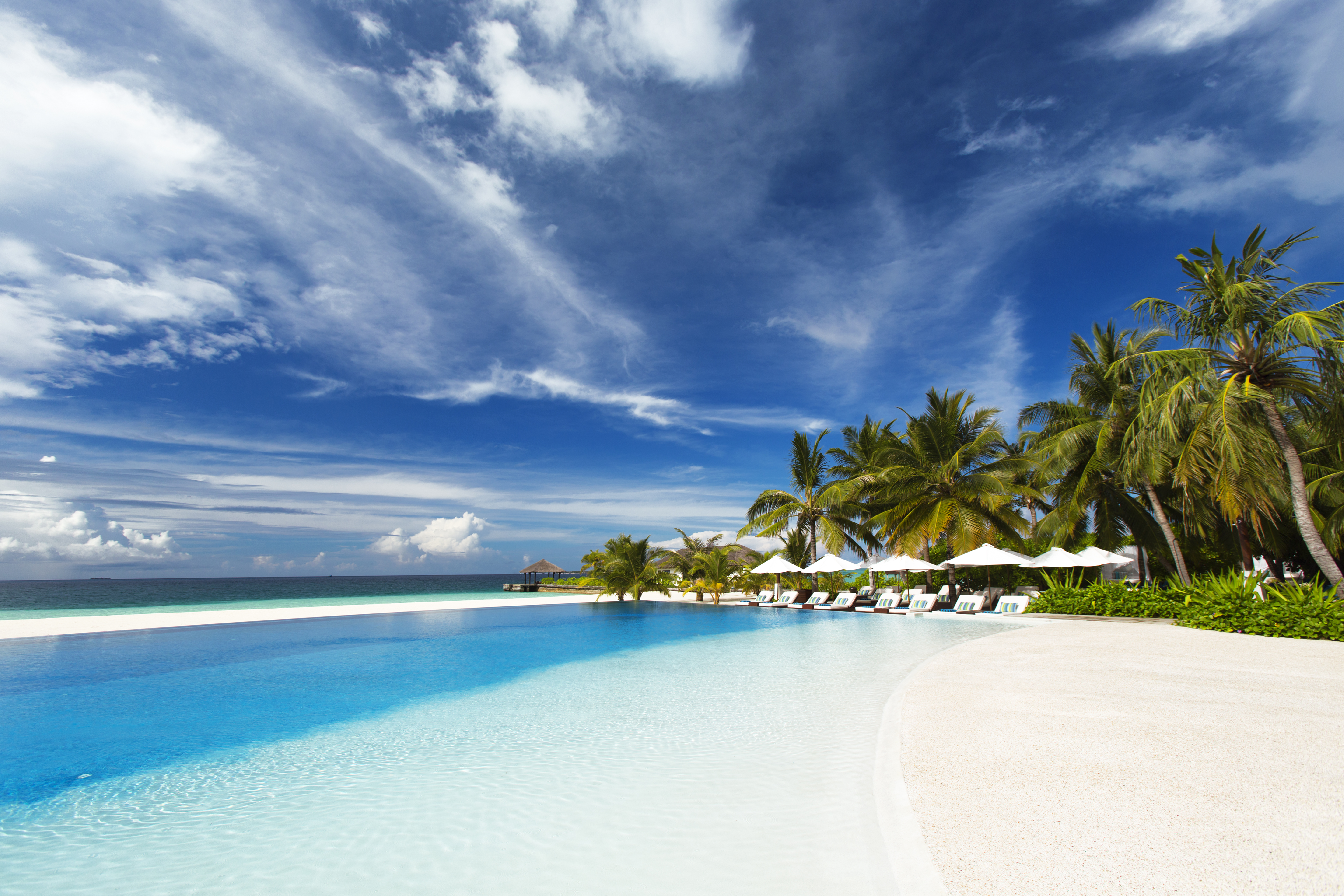 Infinity_Pool_(c) Velassaru Maldives