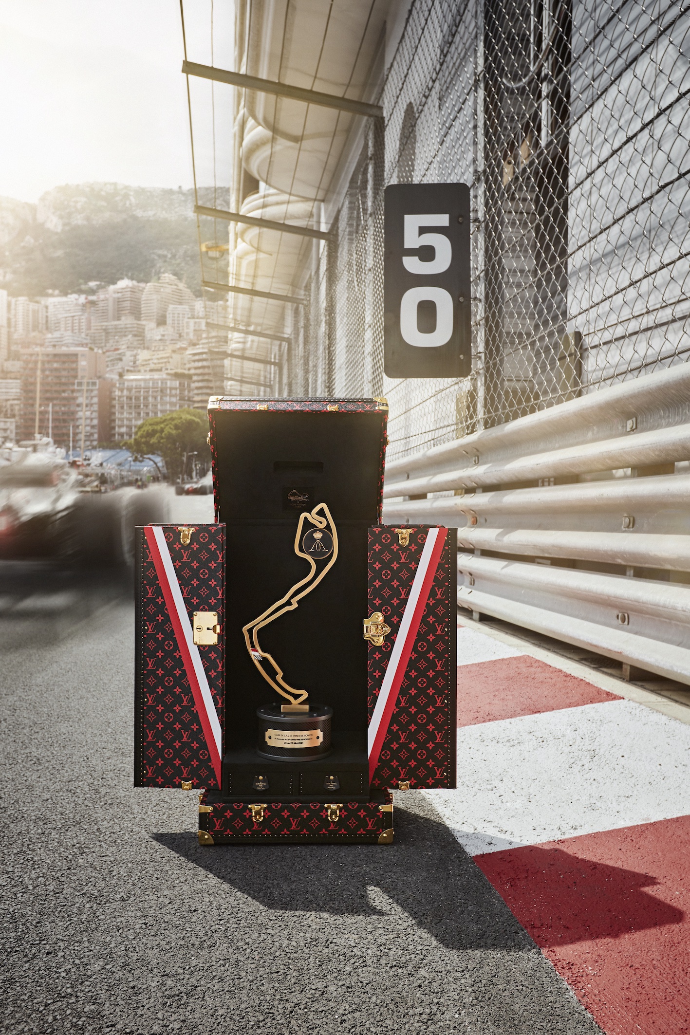 LV_Official Trophy Travel Case provider_Formula 1 Monaco Grand Prix (2)