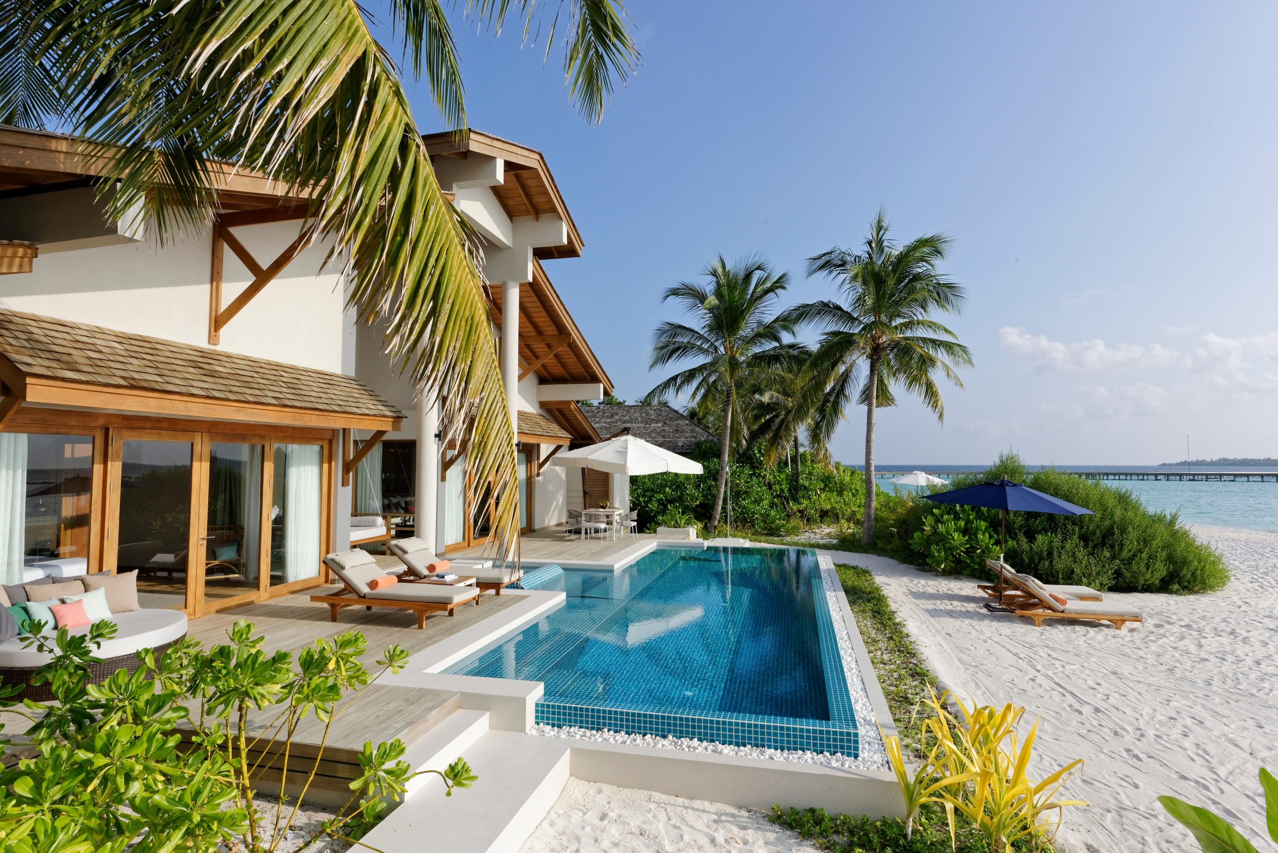 Emerald_Faarufushi_Resort&Spa_presidential_Beach_Villa_exterieur