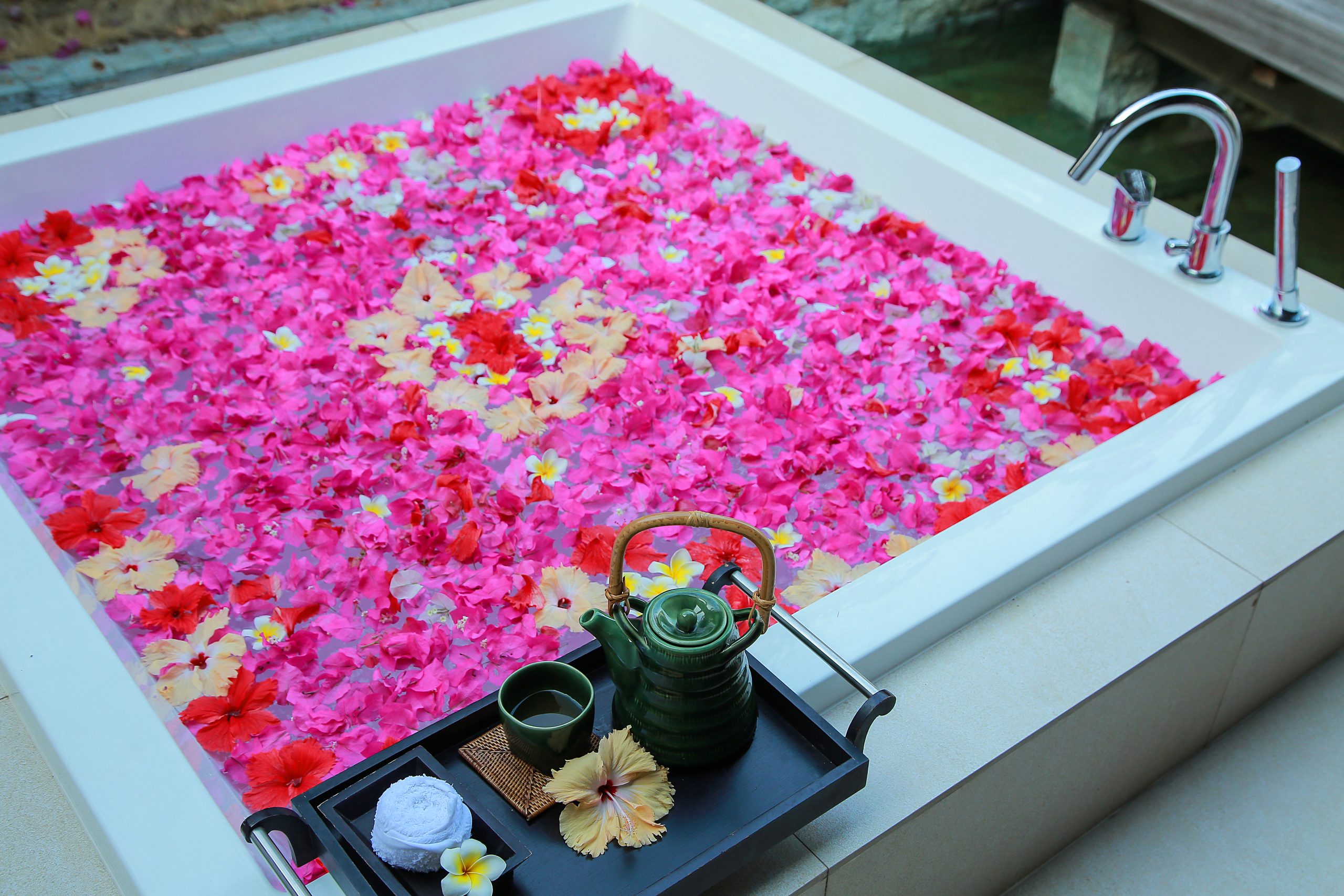 HBR_Spa_Flower_Bath