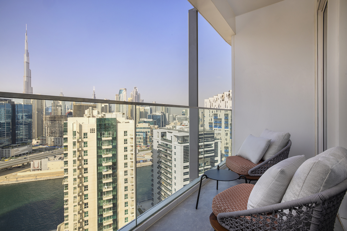 Embassy Suites by Hilton Dubai Business Bay_Living Area 1_Credit Hilton