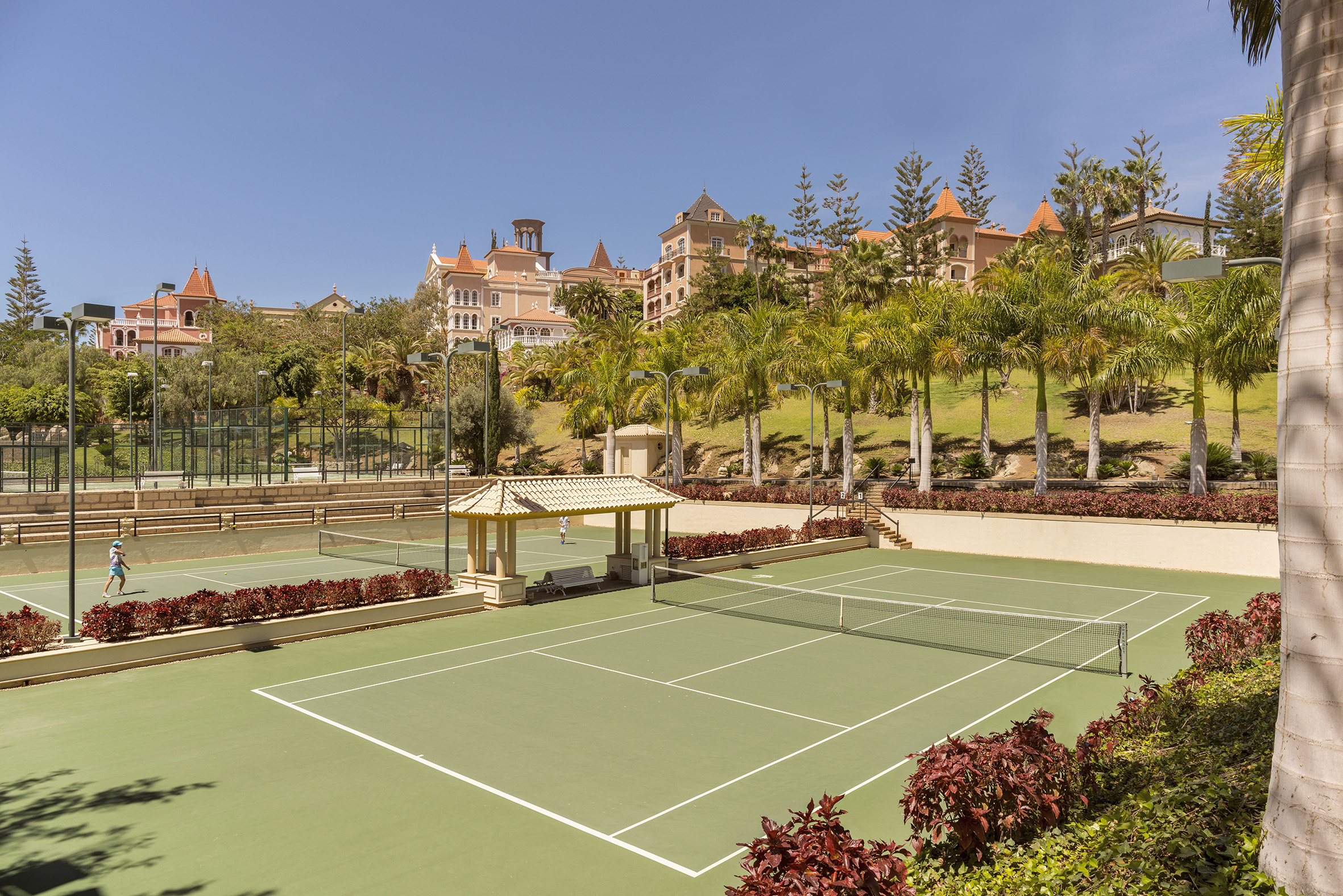 bahia-del-duque-tennis-court